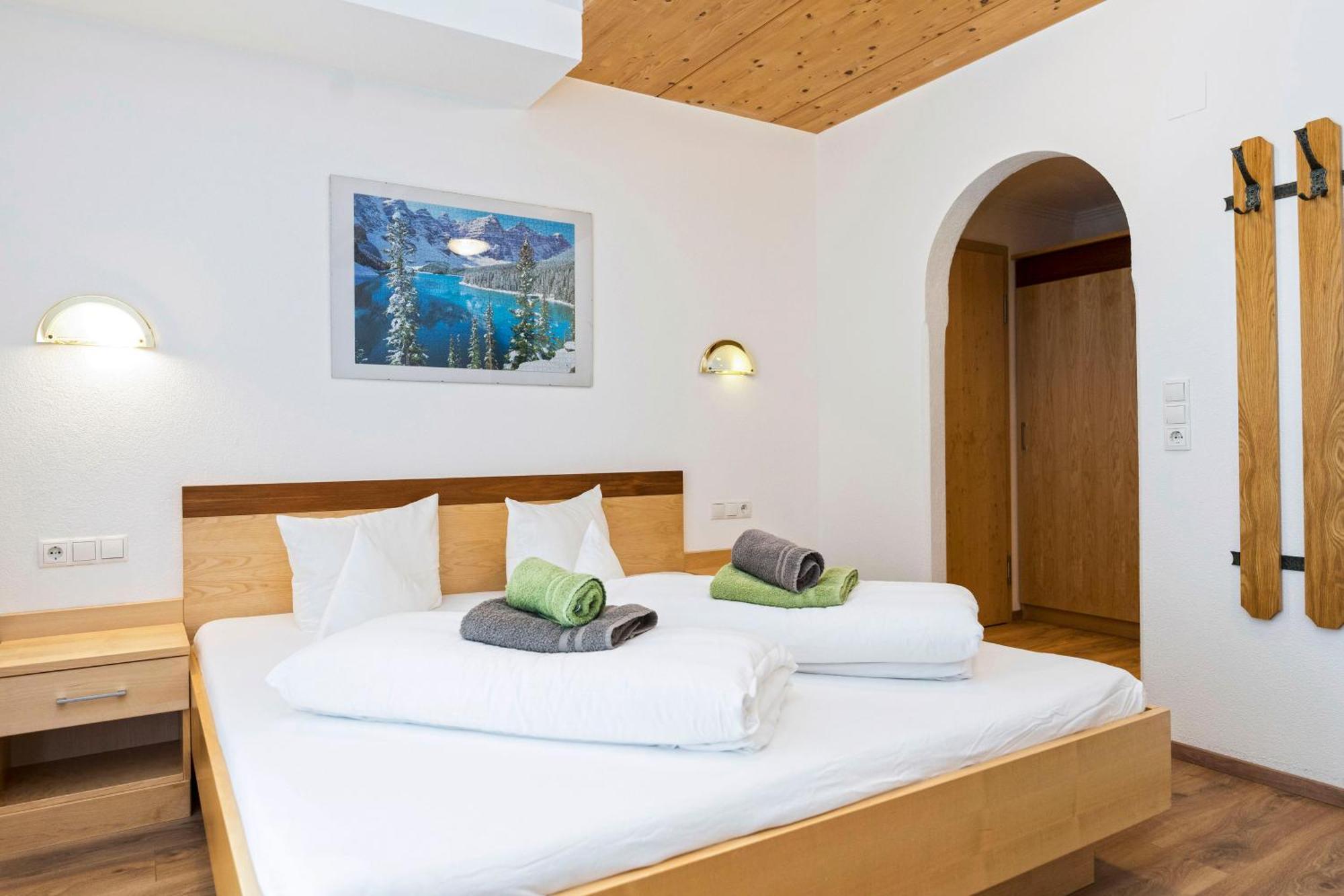 Hotel Garni Siegele - Inklusive Silvretta-Card Premium Ischgl Bagian luar foto