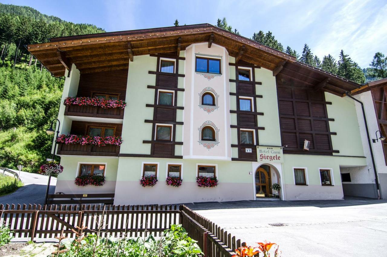 Hotel Garni Siegele - Inklusive Silvretta-Card Premium Ischgl Bagian luar foto