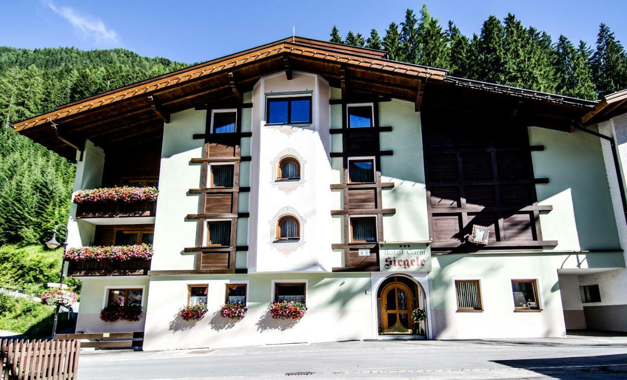 Hotel Garni Siegele - Inklusive Silvretta-Card Premium Ischgl Bagian luar foto