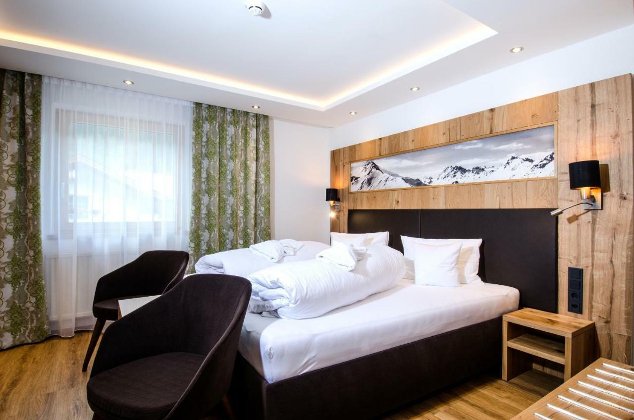 Hotel Garni Siegele - Inklusive Silvretta-Card Premium Ischgl Bagian luar foto