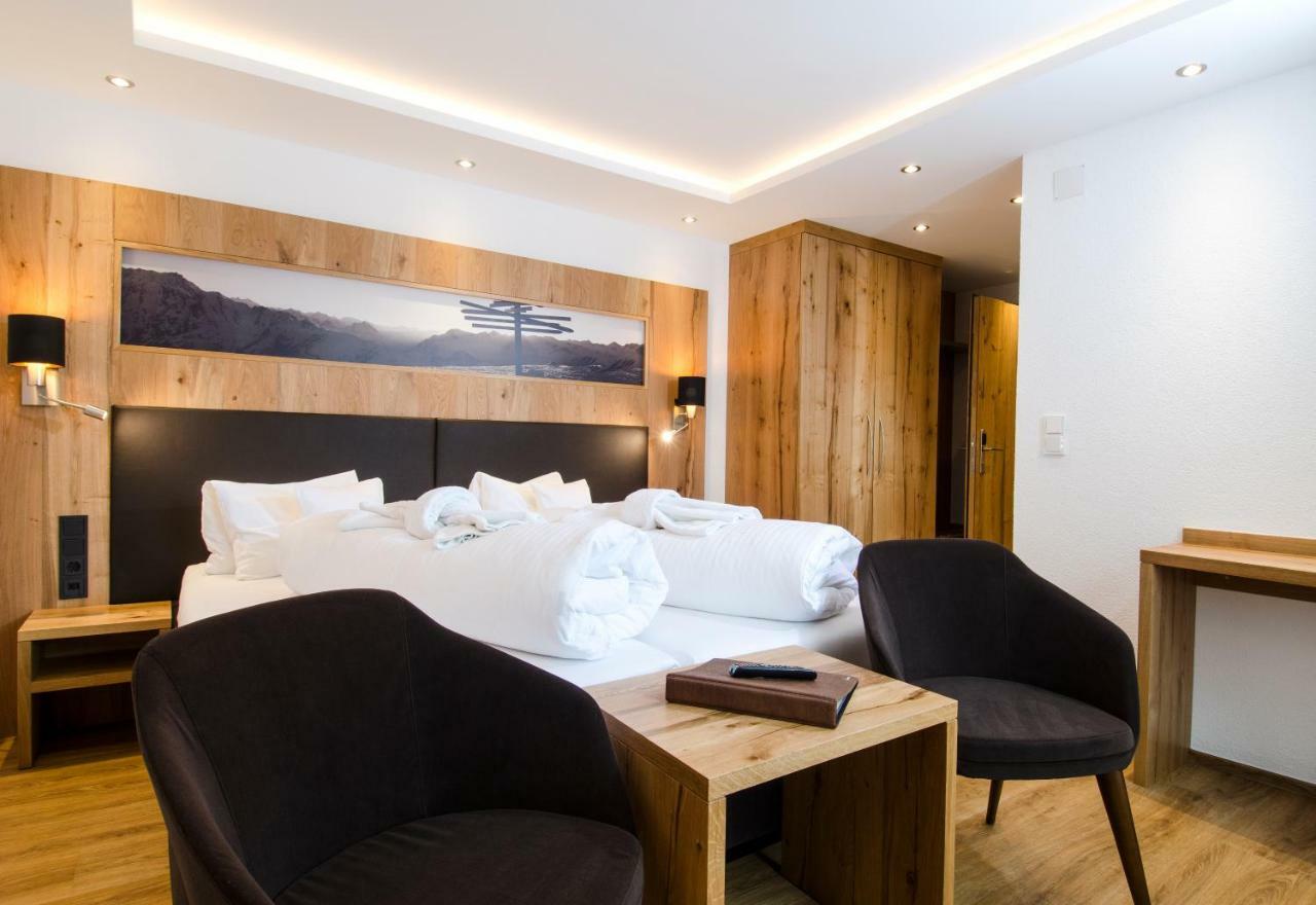 Hotel Garni Siegele - Inklusive Silvretta-Card Premium Ischgl Bagian luar foto