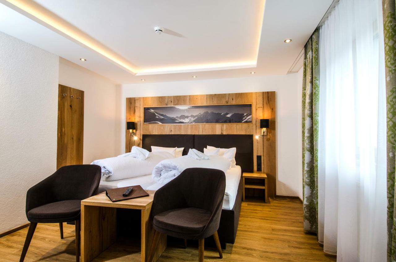 Hotel Garni Siegele - Inklusive Silvretta-Card Premium Ischgl Bagian luar foto